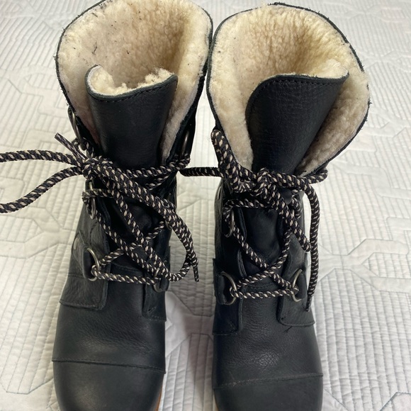 Sorel Joan of Arctic Mid Lace Up Wedge Black Leather Shearling Sz 8 - Picture 7 of 11
